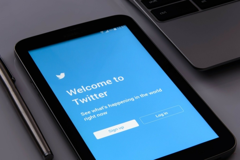 Το Twitter είναι το πιο ανθεκτικό μέσο στις συνωμοσιολογικές θεωρίες μέσα στην πανδημία