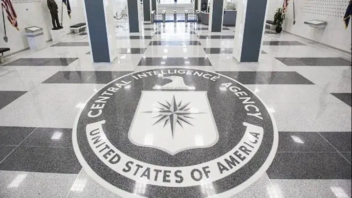 Η CIA “στρέφει το δάχτυλο” στον Πούτιν και υποστηρίζει ότι μαζεύει στρατό στα σύνορα με την Ουκρανία