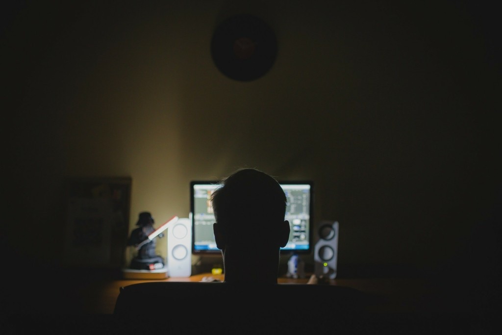 Απίστευτη υπόθεση revenge porn – Έστειλε ροζ βίντεο στη μητέρα και στον εργοδότη της πρώην του