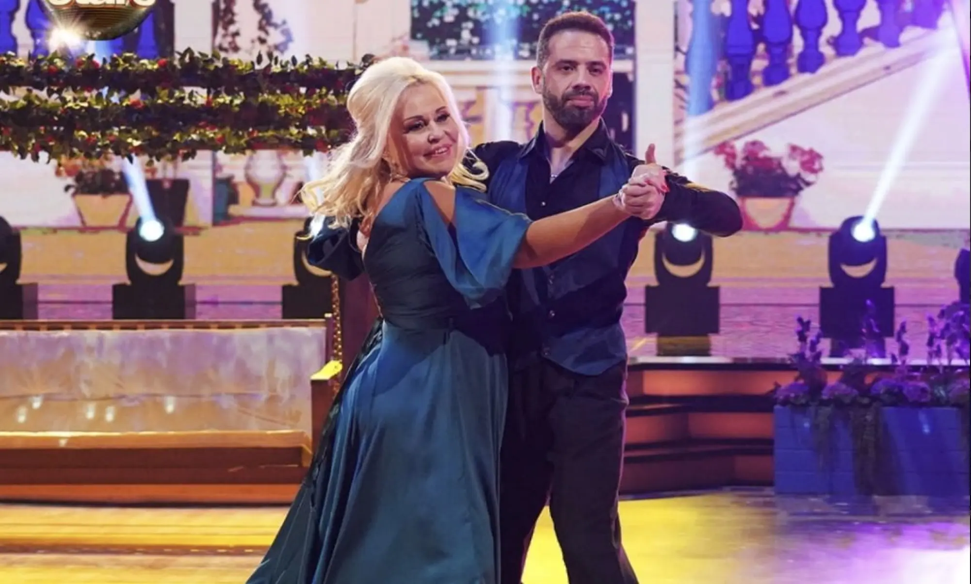 Η Μπέσυ Αργυράκη σε ρόλο “Disco Queen” στην πίστα του Dancing with the Stars