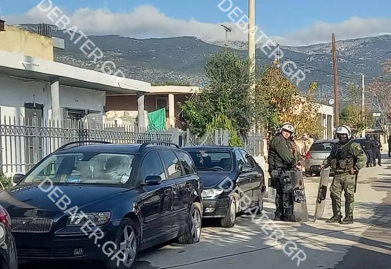Μεγάλη αστυνομική επιχείρηση στο Ζεφύρι μετά τα βίντεο με τη”βροχή” πυροβολισμών από Ρομά (vid)