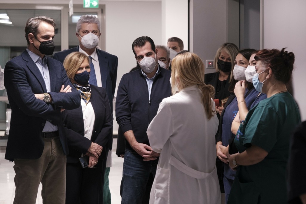 Μητσοτάκης από το “Σωτηρία” – “Σύντομα στη διάθεσή μας τα νέα φάρμακα για τον κορονοϊό”