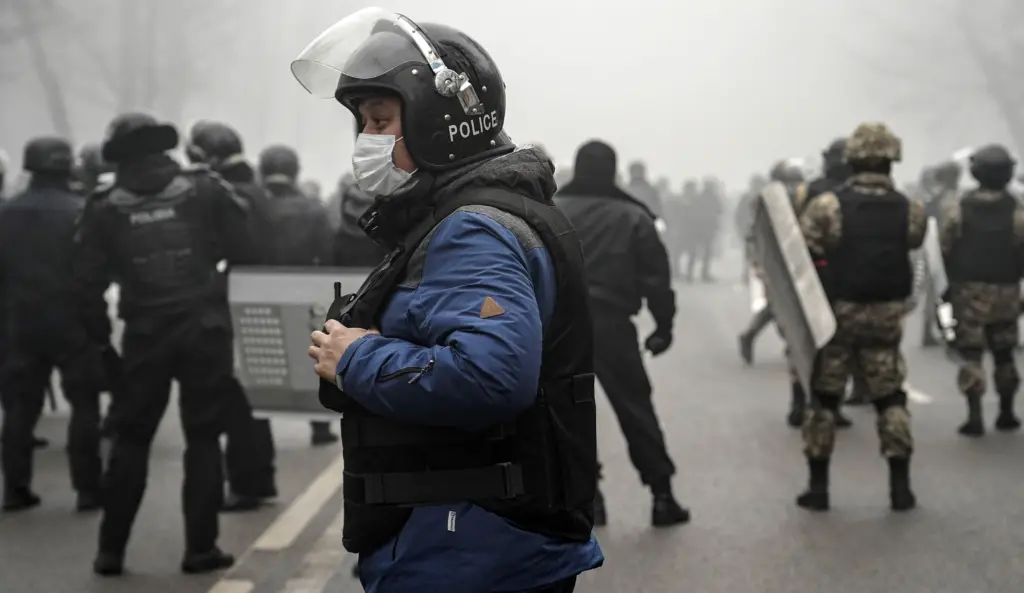 Χάος στο Καζακστάν με πάνω από 4.400 συλλήψεις και 40 νεκρούς