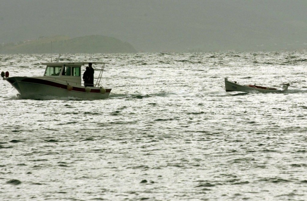 Ψαράς αγνοείται στον Στρυμονικό Κόλπο – Έπεσε από τη βάρκα και αγνοείται