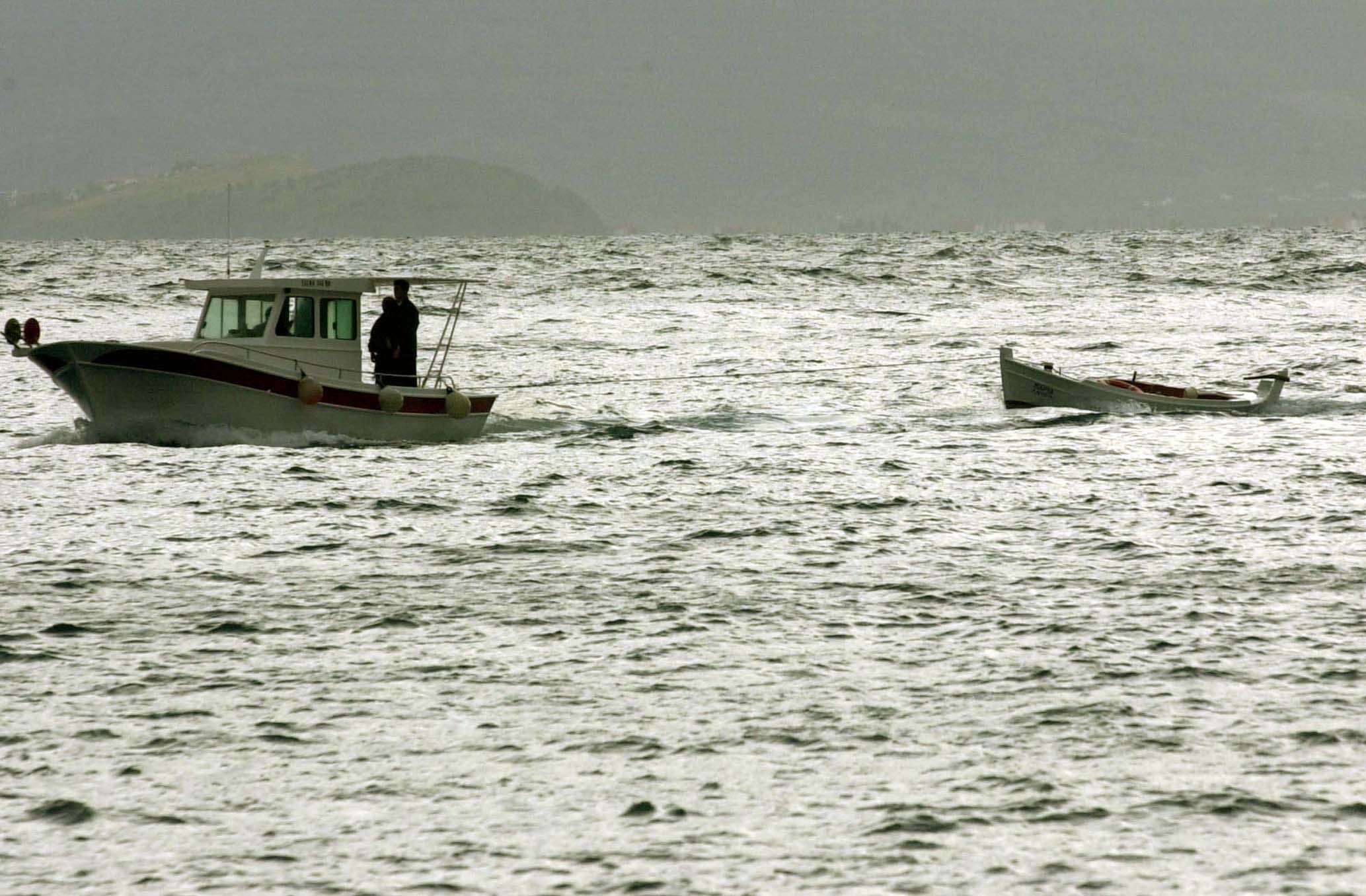 Ψαράς αγνοείται στον Στρυμονικό Κόλπο – Έπεσε από τη βάρκα και αγνοείται