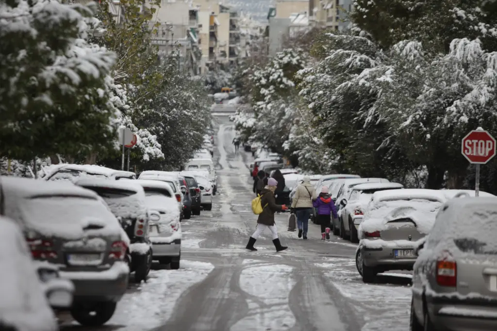 Ηρεμεί ο “Φίλιππος” – Άνοιξε το ρεύμα προς Λαμία για τα φορτηγά στην ΠΑΘΕ