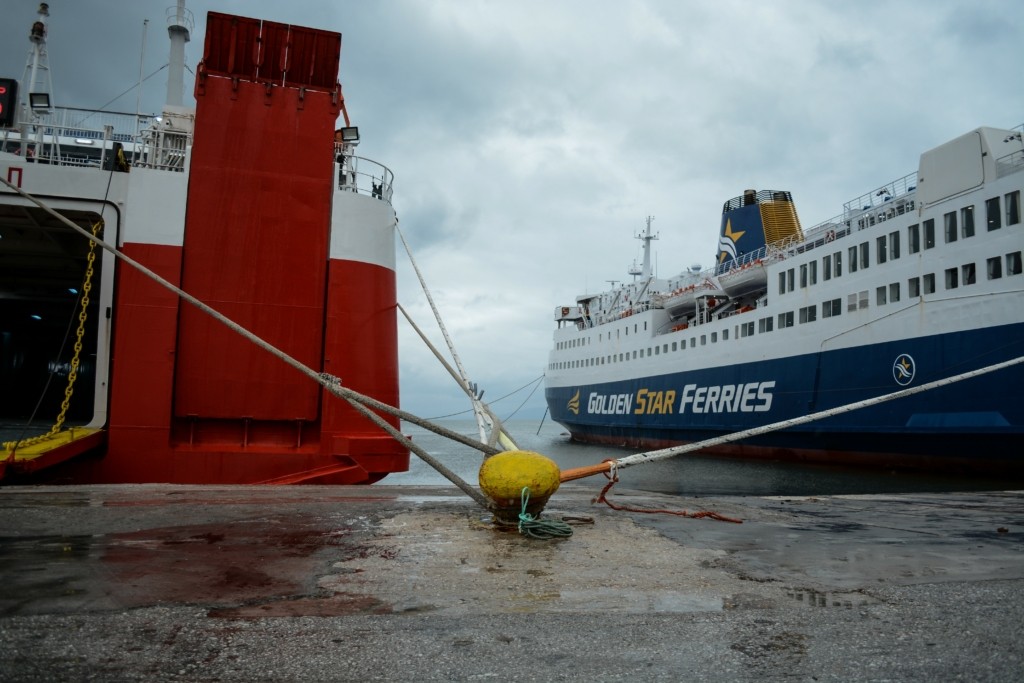 Προβλήματα στα ακτοπλοϊκά δρομολόγια σε Πειραιά, Ραφήνα και Λαύριο λόγω των ισχυρών ανέμων