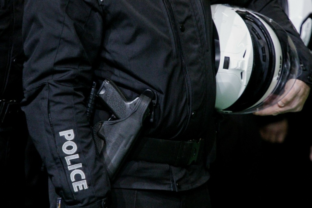 Διέρρηξαν το σπίτι αστυνομικού στο Χαλάνδρι – Του άρπαξαν το υπηρεσιακό όπλο