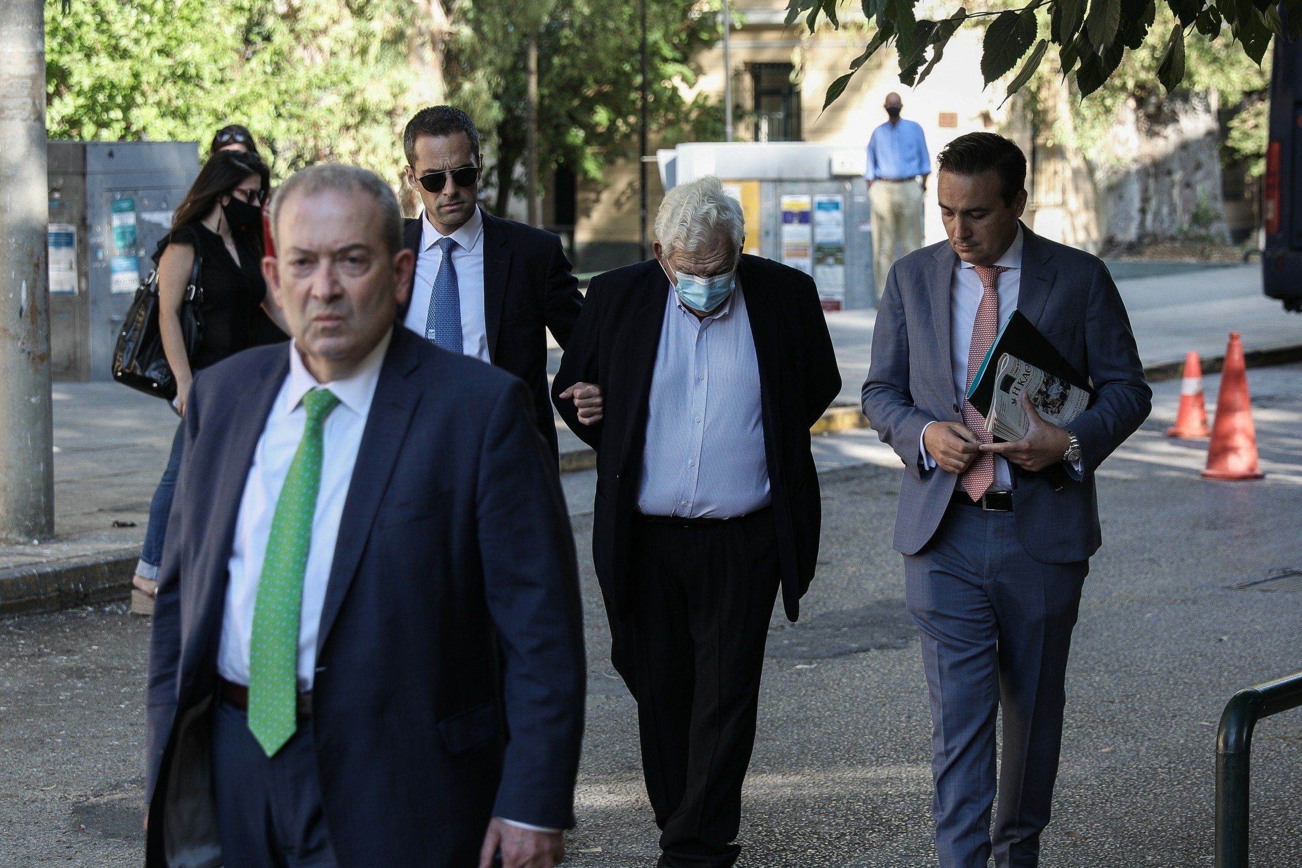 Ξεκινά σήμερα η δίκη για το μεγάλο σκάνδαλο της Folli Follie – Στο εδώλιο η οικογένεια Κουτσολιούτσου και άλλοι δέκα