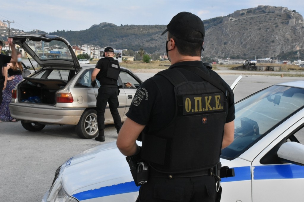 Σοκάρει ο αστυνομικός που έμεινε με το μισό… πιγούνι – Η γιατρός που τον είδε νόμιζε ότι τον δάγκωσε σκύλος (vid)