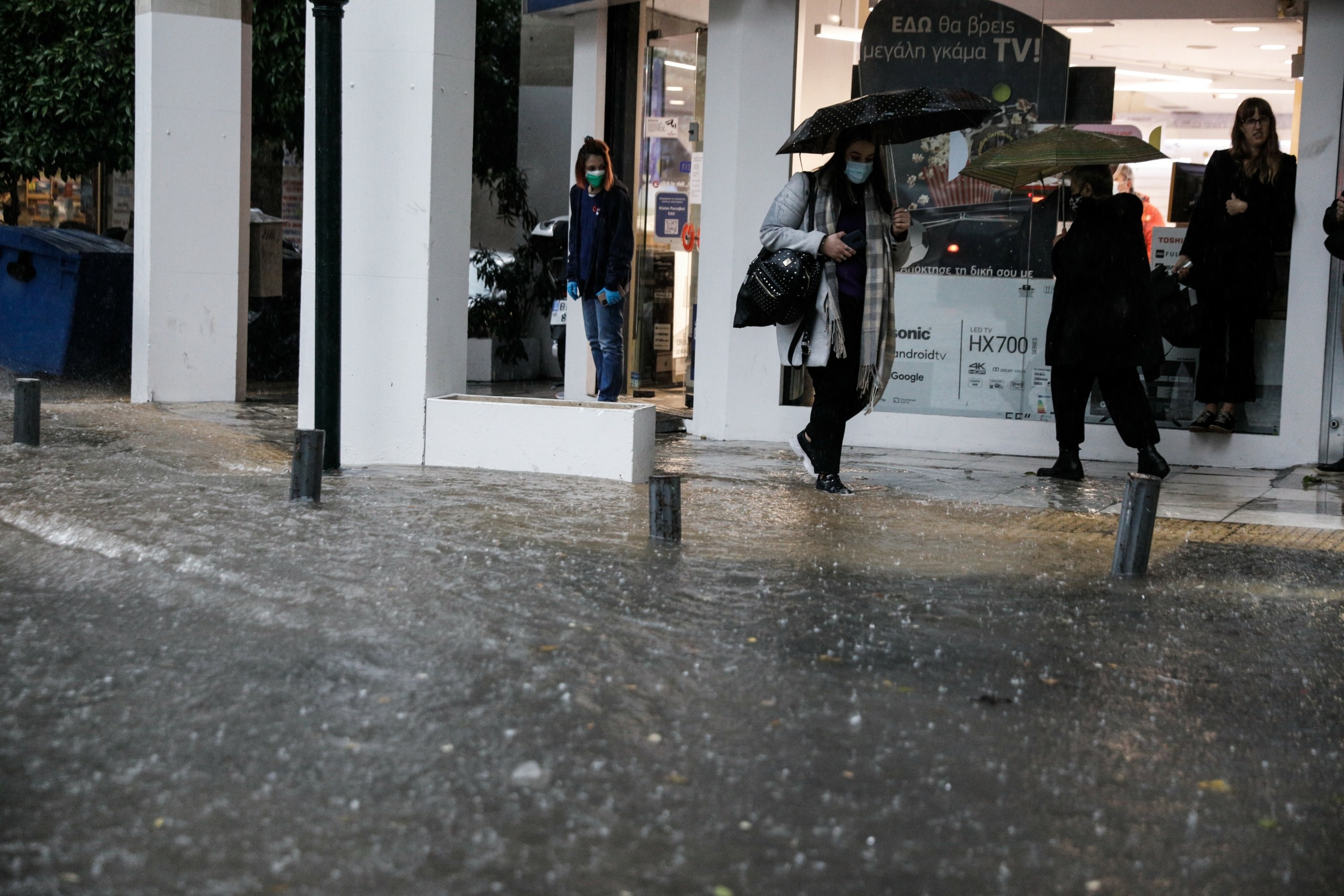 Καταφθάνει το απόγευμα η κακοκαιρία-εξπρές με καταιγίδες και χιόνια – Η πρόγνωση Μαρουσάκη