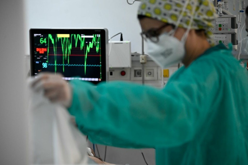 Δε σταματά να μετρά νεκρούς η χώρα – 119 θάνατοι μέσα σε 24 ώρες – Στα 19.731 τα νέα κρούσματα