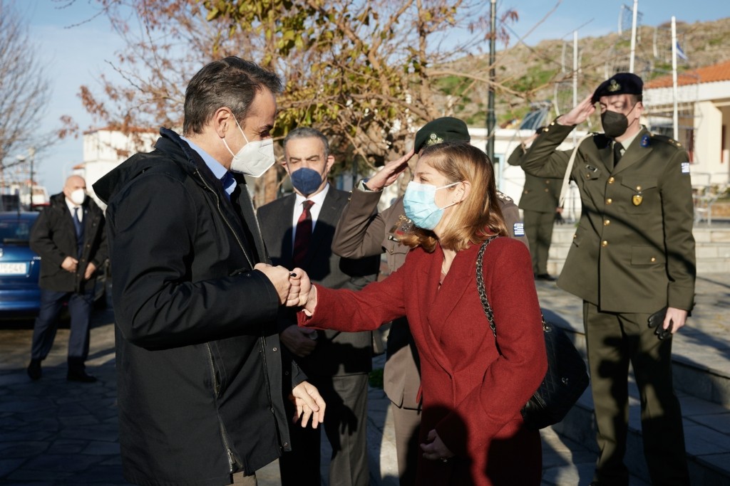 Στον Άγιο Ευστράτιο ο πρωθυπουργός για τον Αγιασμό των Υδάτων – “Εμβολιαστείτε” (vid)