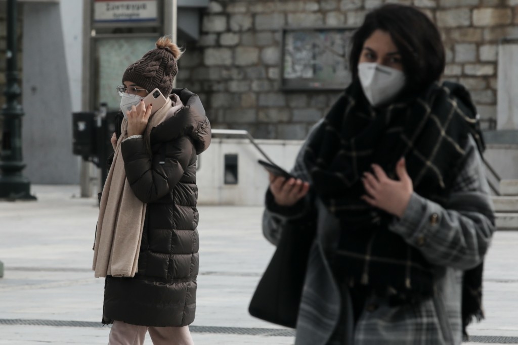 Πότε περιμένουν οι ειδικοί αποκλιμάκωση της πανδημίας – Έως πότε θα φοράμε μάσκες