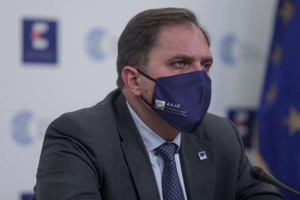 Στο emvolio.gov.gr το πρόστιμο 100 ευρώ για τους ανεμβολίαστους άνω των 60 ετών