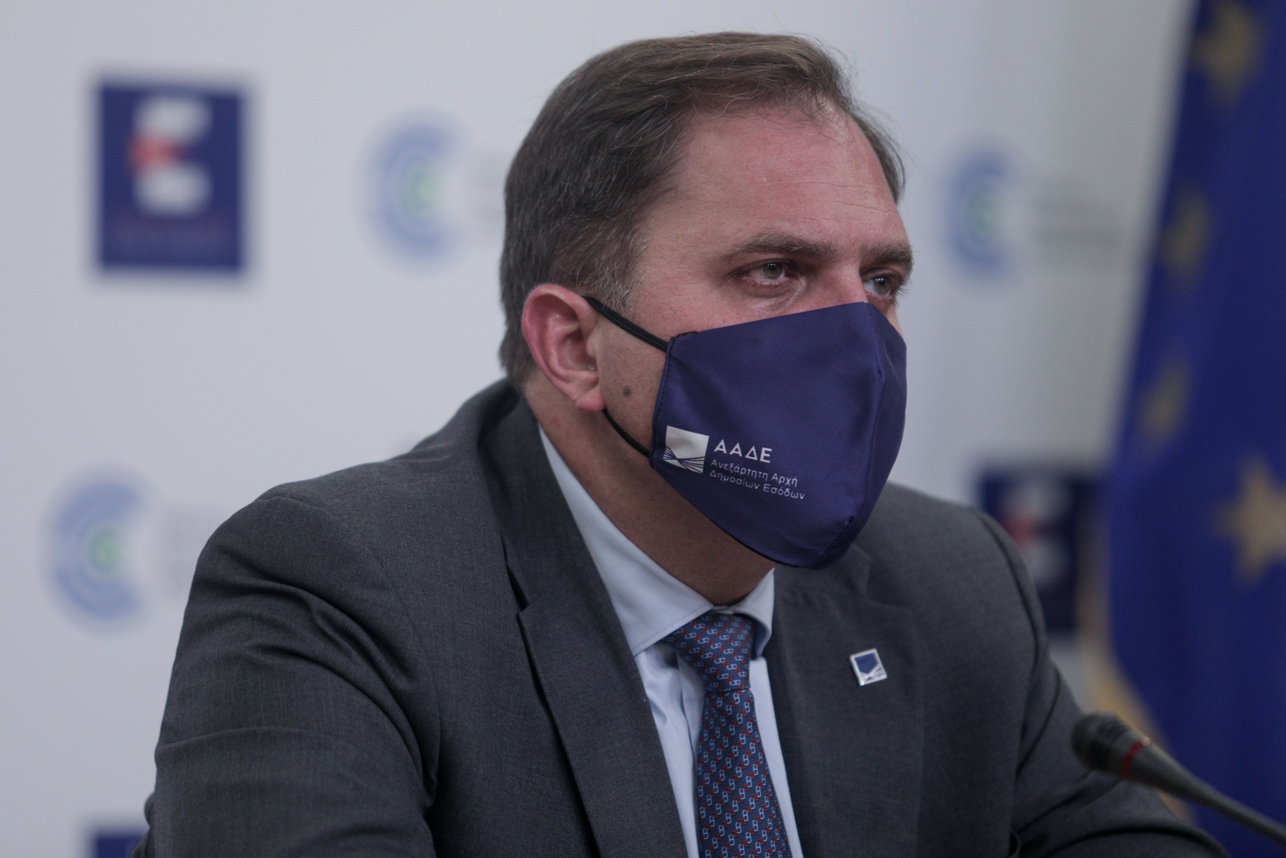 Στο emvolio.gov.gr το πρόστιμο 100 ευρώ για τους ανεμβολίαστους άνω των 60 ετών