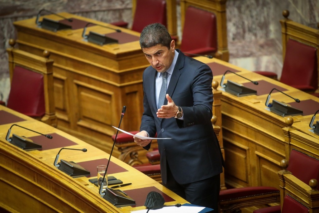 Ο Αυγενάκης υπόσχεται “εξυγίανση στο ποδόσφαιρο με ή χωρίς τη διοίκηση της ΕΠΟ”