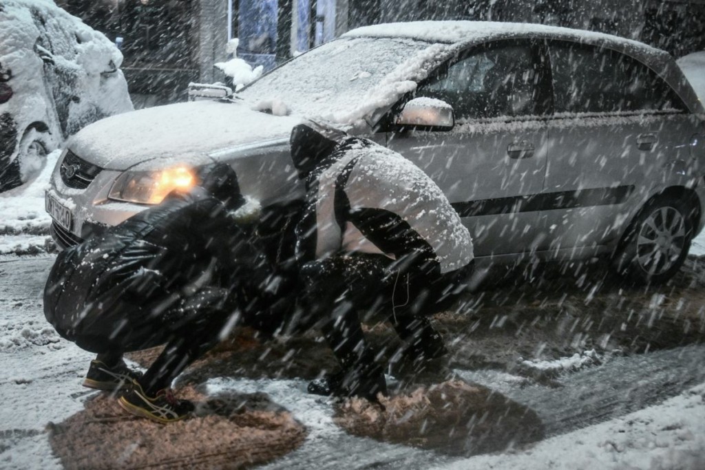 Αλυσίδες μέχρι και στο κέντρο της Αθήνας – Αυστηροί έλεγχοι της αστυνομίας για να προστατευτούν οι πολίτες