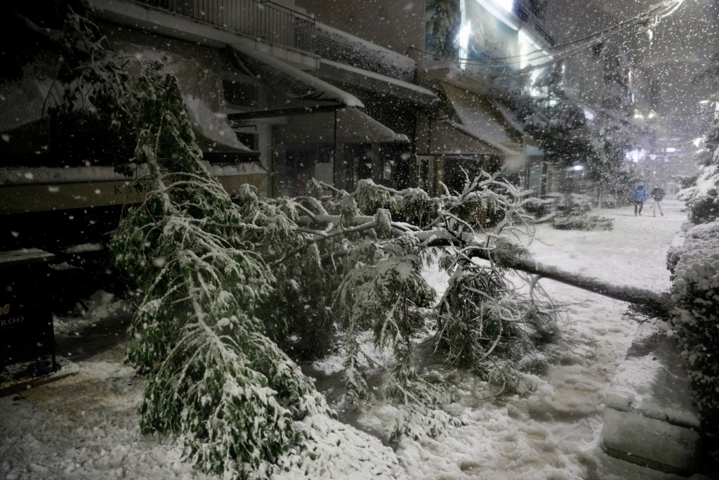 Σε ποιες περιοχές παραμένουν τα προβλήματα ηλεκτροδότησης – Πότε θα αποκατασταθούν