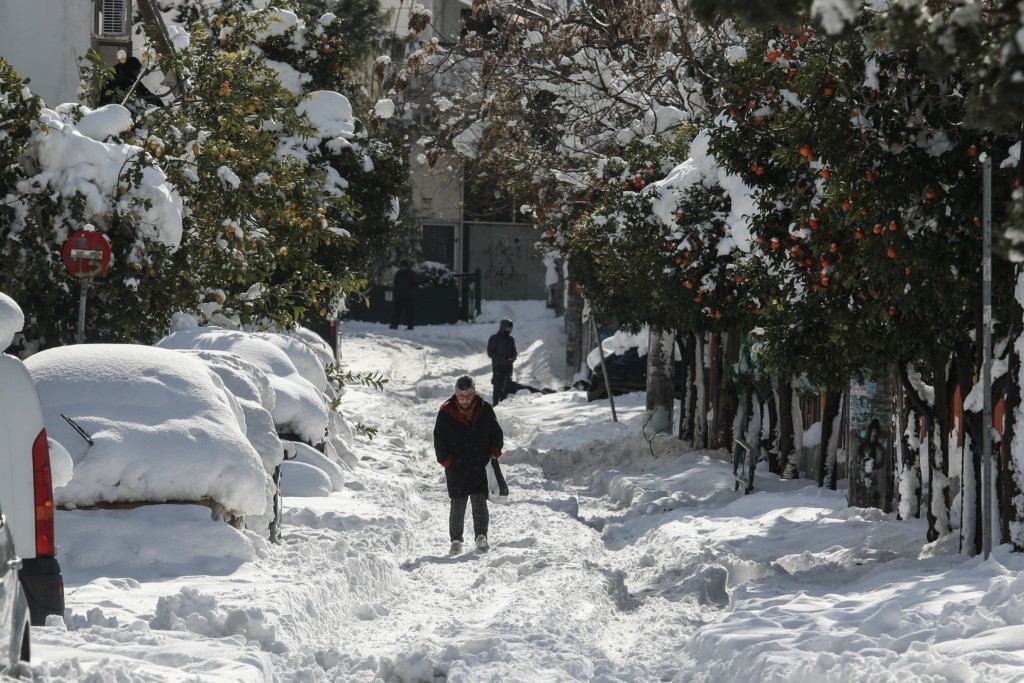 Αλλάζει πάλι ο καιρός – Επιστρέφουν τα χιόνια και οι βροχές – Πού θα “χτυπήσουν” (vid)