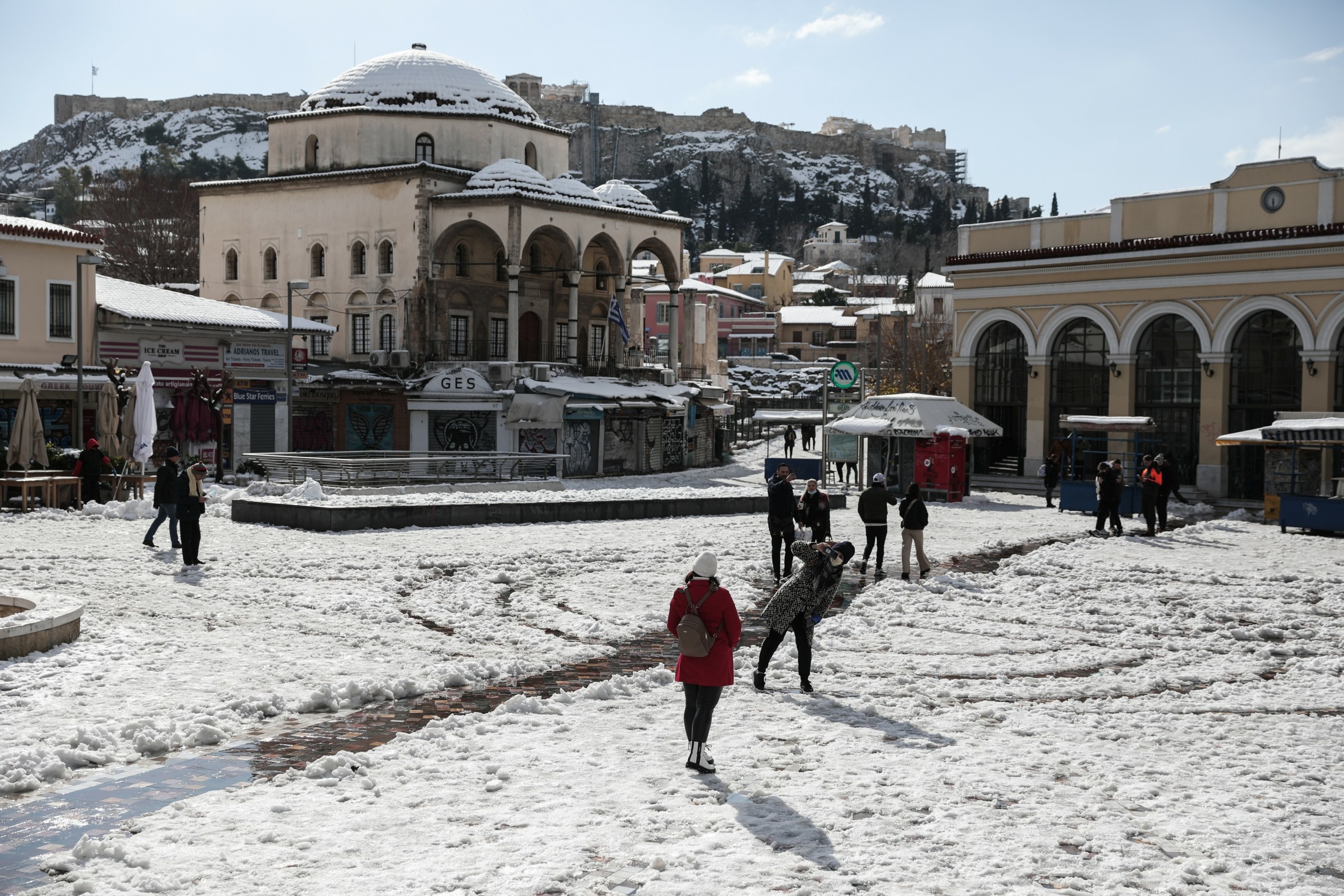 Χιόνια και πολικό ψύχος ακόμα και στο κέντρο της Αθήνας – Οι δέκα περιοχές που θα σαρώσει η κακοκαιρία Μπάρμπαρα