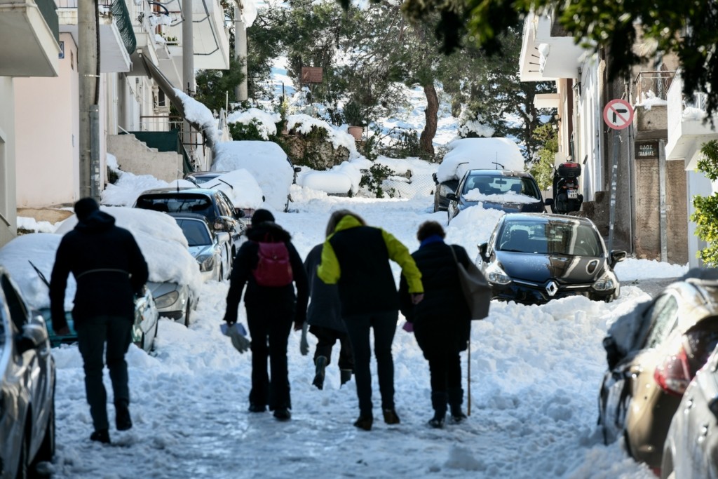 Έκτακτο δελτίο επιδείνωσης του καιρού – Θυελλώδεις άνεμοι, βροχές και καταιγίδες θα σαρώσουν τη χώρα