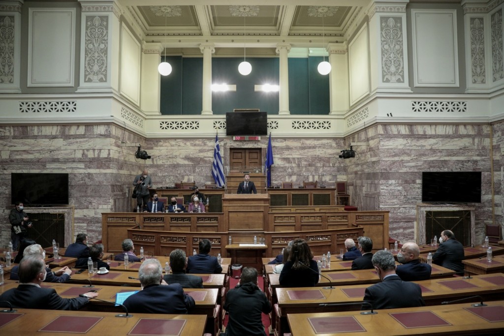 LIVE – Η συζήτηση στη Βουλή για τρίτη μέρα επί της πρότασης μομφής – Απόψε η ψηφοφορία