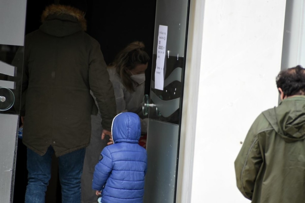 Ο χάρτης της διασποράς του κορονοϊού – Περισσότερες από 8.000 νέες μολύνσεις στην Αττική – Πόσα καταγράφονται στη Θεσσαλονίκη