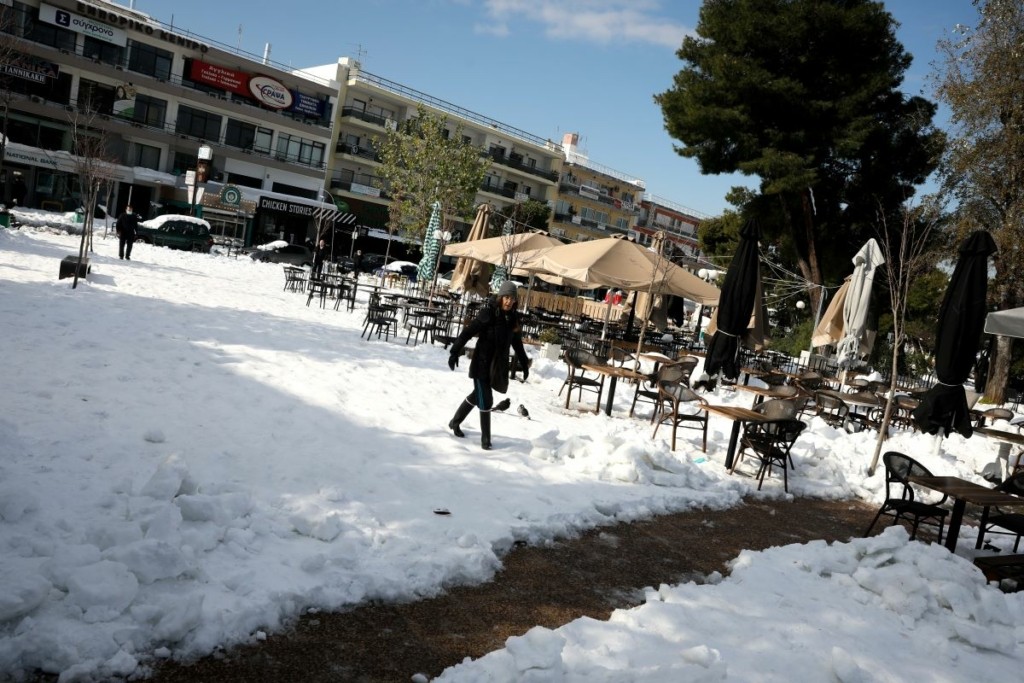 Στα 22.362 τα νέα κρούσματα την Παρασκευή – Περισσότεροι από 100 θάνατοι τις τελευταίες 24 ώρες – Στους 605 οι διασωληνωμένοι