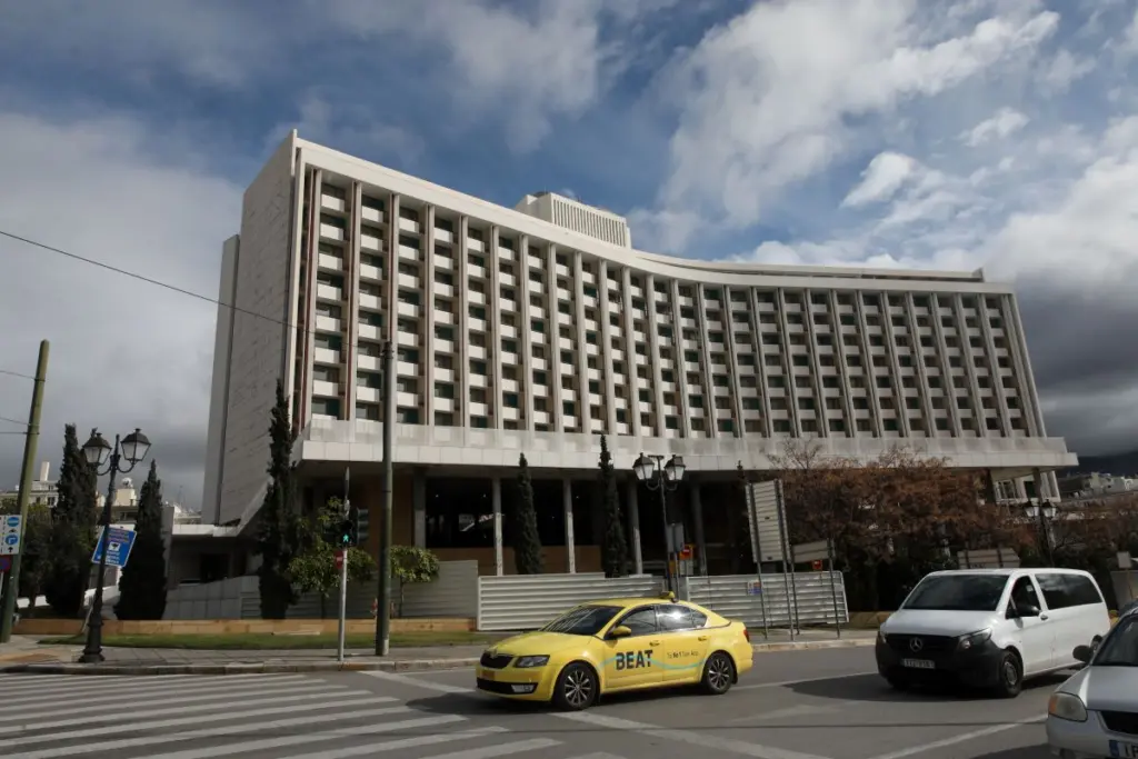 Τέλος εποχής με το λουκέτο στο Hilton – Έρχεται το Conrad το 2024