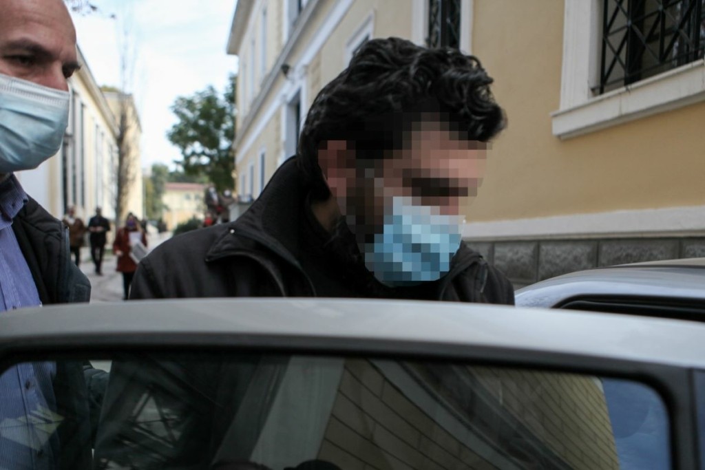 Δεν έπεισε ανακριτή και εισαγγελέα ο ιερέας από τα Κάτω Πατήσια – Τι υποστήριξε στην απολογία του