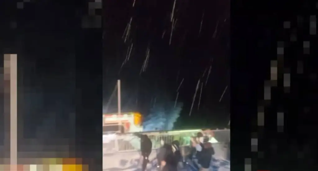 Επικό σκηνικό – Έπαιζαν χιονοπόλεμο στο κατάστρωμα του πλοίου (vid)
