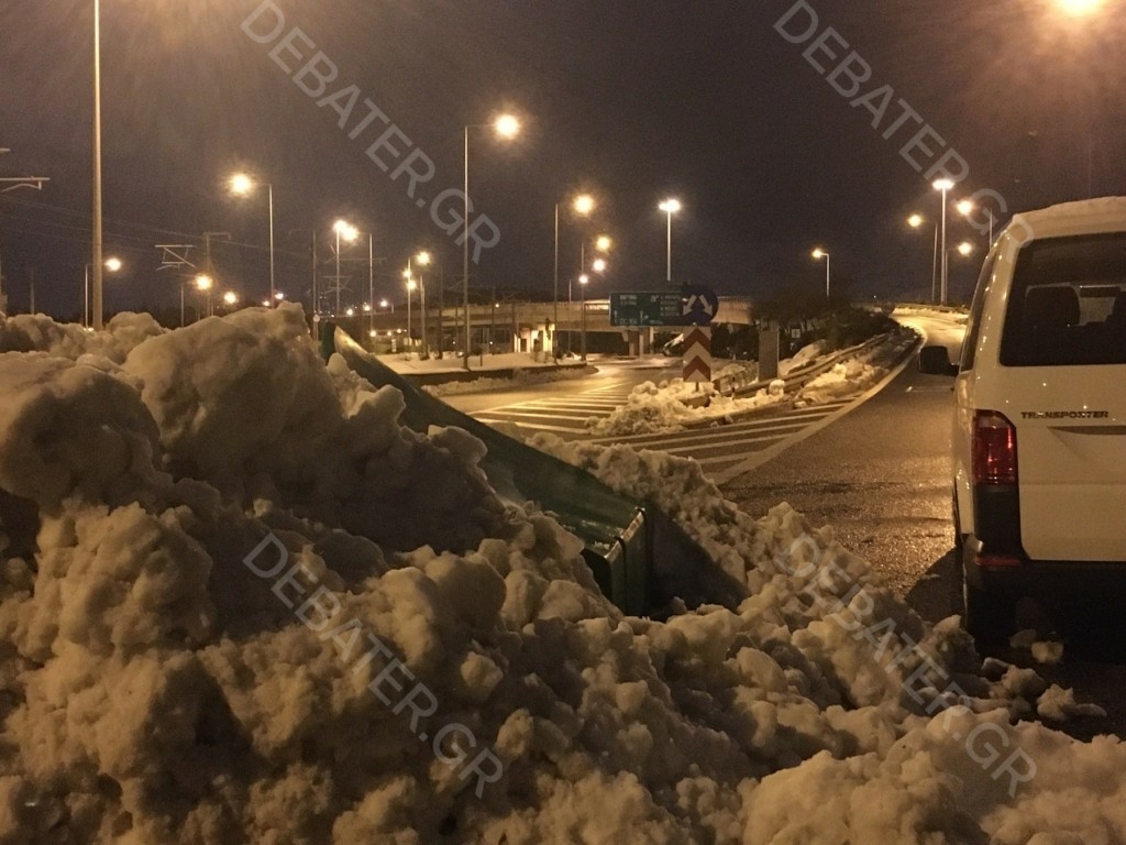 Ανοίγει η Αττική Οδός στις 8:00 το πρωί της Πέμπτης – Αγώνας δρόμου να απομακρυνθούν τα εναπομείναντα αυτοκίνητα (pics&vid)