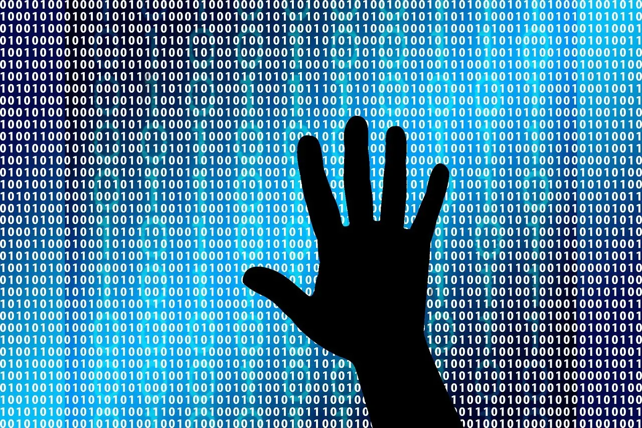 Νέα υπόθεση revenge porn – Τον χώρισε και εκείνος έστειλε προσωπικές τους στιγμές στο νέο σύντροφο της κοπέλας (vid)