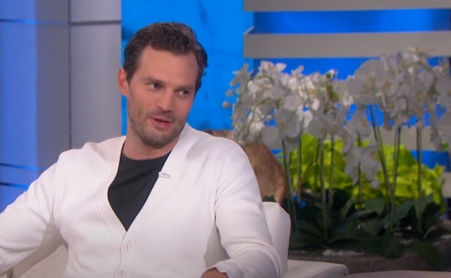 Ο Jamie Dornan πέρασε το μεγαλύτερο μέρος της ζωής του σαν drag queen λόγω των… αδερφών του