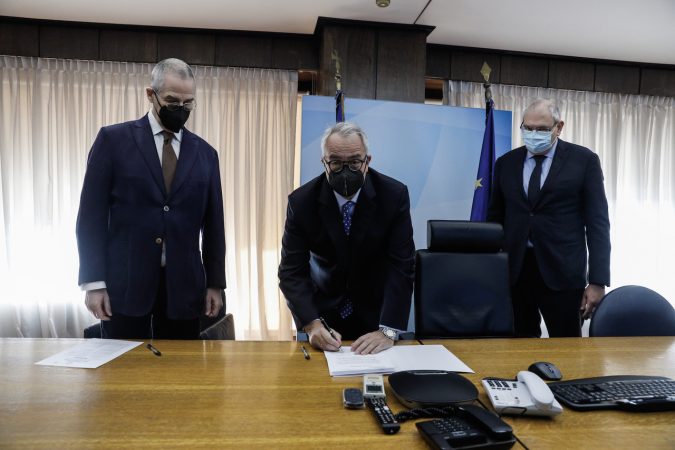 Ορκίστηκε Έλληνας πολίτης ο ιστορικός Μαρκ Μαζάουερ