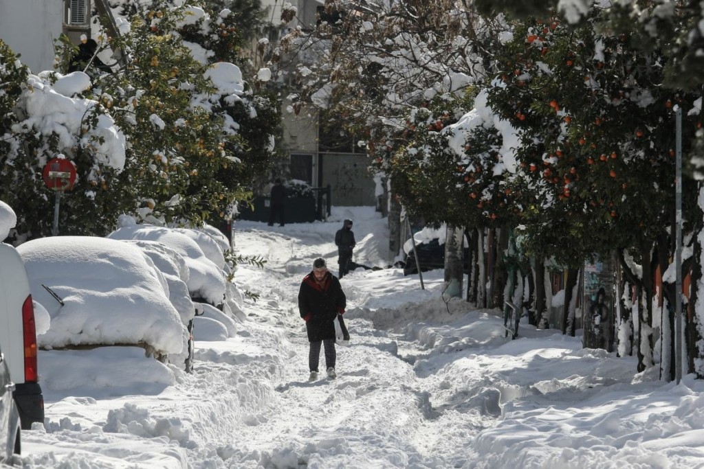 Οδηγός για την αργία – Τι ισχύει με τις αμοιβές των εργαζομένων σε ιδιωτικό και δημόσιο τομέα – Πότε γίνεται τηλεργασία