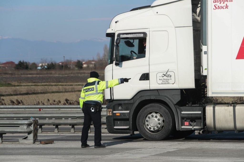 Άρση απαγόρευσης κυκλοφορίας στην εθνική οδό Θεσσαλονίκης-Αθηνών