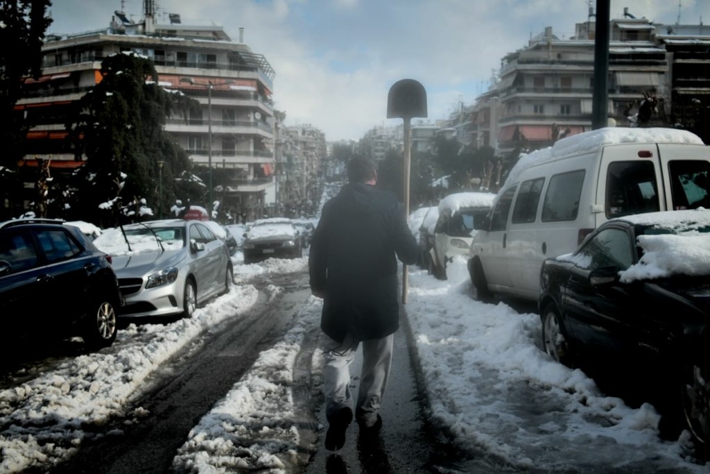 Τα θετικά της κακοκαιρίας “Ελπίς” – Πώς μπορεί να “φρενάρει” την εξάπλωση του κορονοϊού (vid)