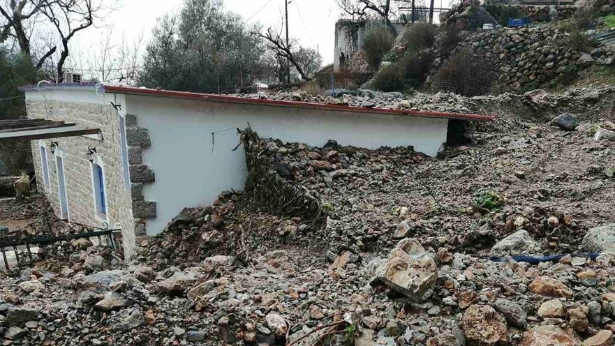 Εικόνες “Αποκάλυψης” στην Κάλυμνο από τις βροχές – Σε κατάσταση έκτακτης ανάγκης το νησί (pics)