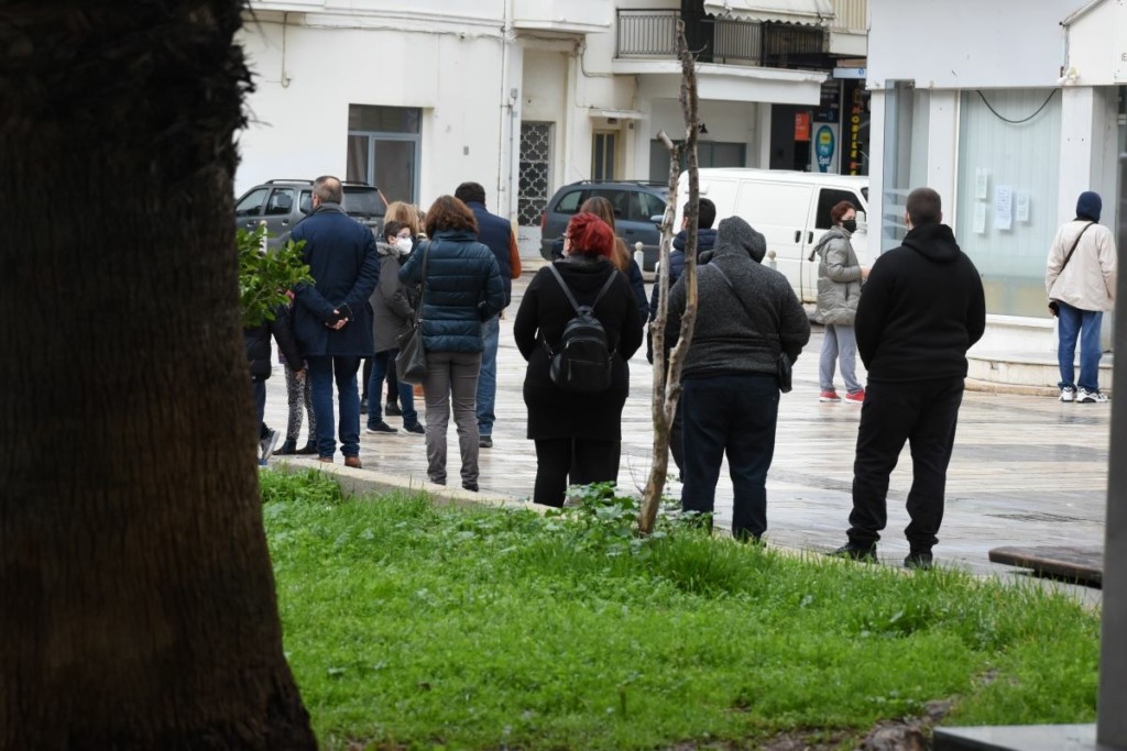 Μεγάλη πτώση των κρουσμάτων την Κυριακή – Στις 18.592 οι νέες μολύνσεις – Ακόμη 66 θάνατοι