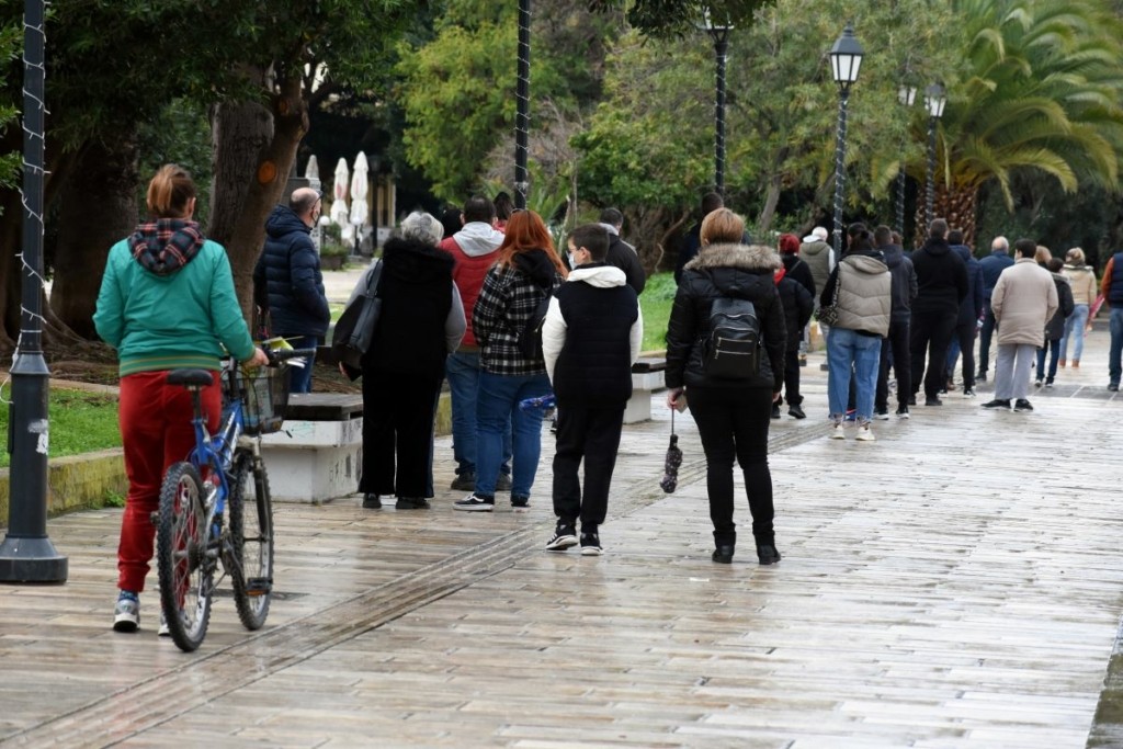 “Μαύρη” πρόβλεψη Μπουρλά για την πανδημία – “Θα διαρκέσει 10 χρόνια και θα γίνεται εμβόλιο κάθε χρόνο”