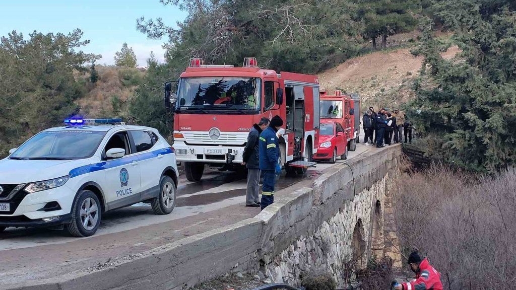 Δύο μαθητές νεκροί σε τροχαίο στην Κω – Το παιχνίδι με τα χιόνια κατέληξε σε τραγωδία (pics&vid)