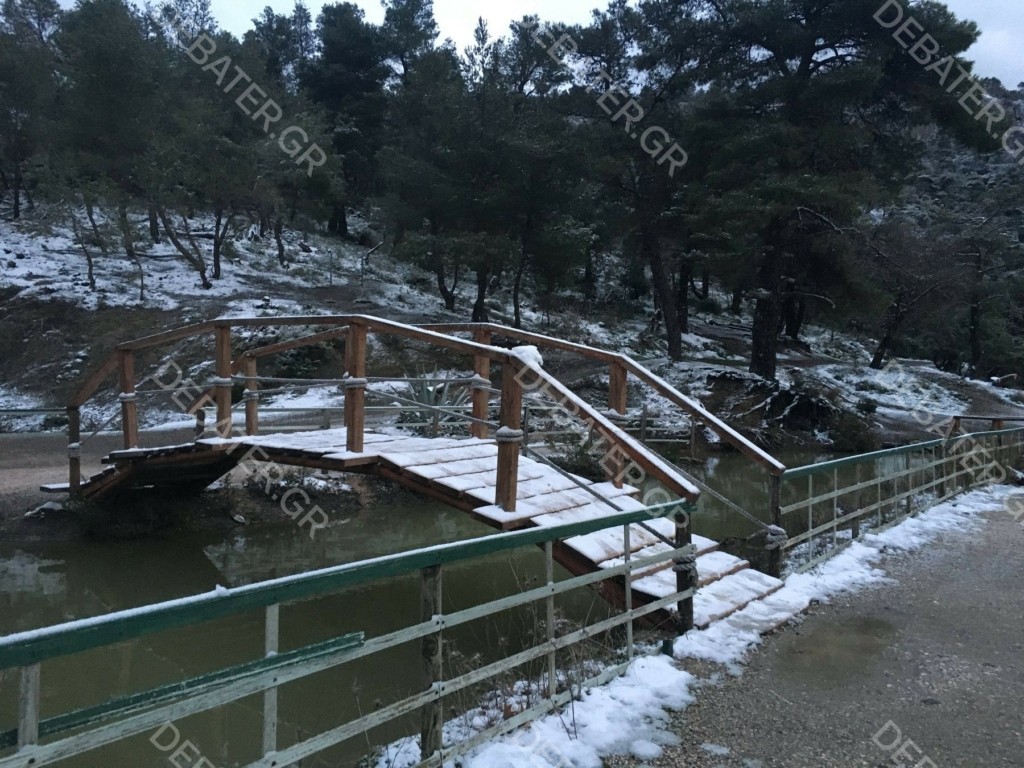 Παραμυθένιες εικόνες που θυμίζουν Ελβετία από τη χιονισμένη Λίμνη Μπελέτσι (vid)