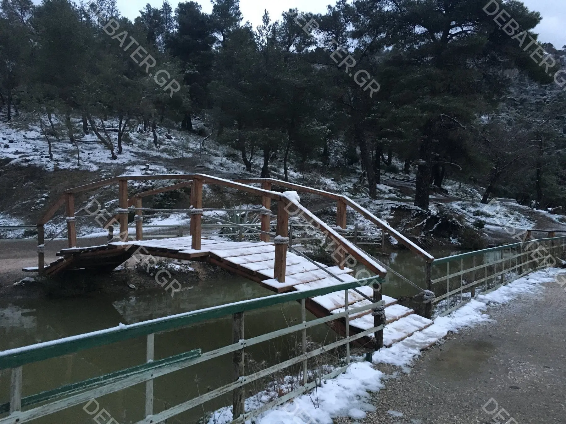 Παραμυθένιες εικόνες που θυμίζουν Ελβετία από τη χιονισμένη Λίμνη Μπελέτσι (vid)