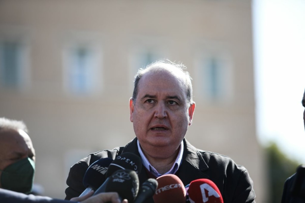 Ο Φίλης ζητάει την παράταση των σχολικών διακοπών – “Να μη γίνουν τα παιδιά μας πειραματόζωα”