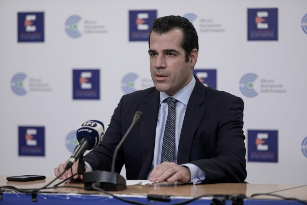 Ο Πλεύρης ανακοίνωσε απελευθέρωση του ωραρίου στην εστίαση – Επανέρχεται και η μουσική