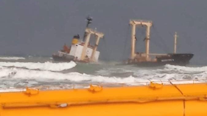 Πλοίο με 10μελες πλήρωμα προσάραξε στην Κρήτη – Εντολή εγκατάλειψης από τον πλοίαρχο (pic)