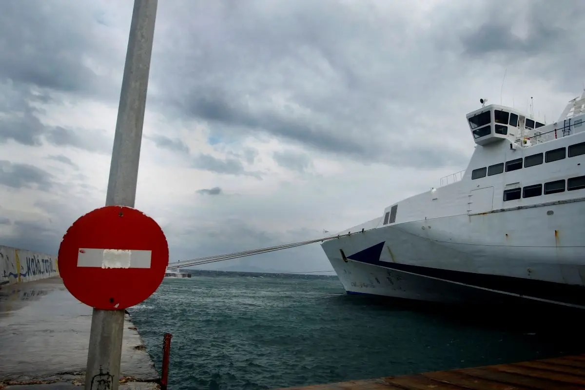 Προβλήματα στις ακτοπλοϊκές γραμμές από τους ανέμους – Μόνο για Κρήτη γίνονται τα δρομολόγια