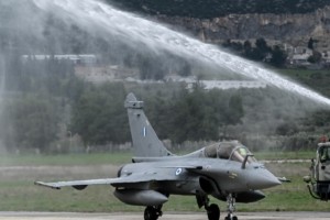 Τανάγρα: Συνελήφθησαν τέσσερα άτομα ασιατικής καταγωγής που φωτογράφιζαν στρατιωτικές εγκαταστάσεις και Rafale